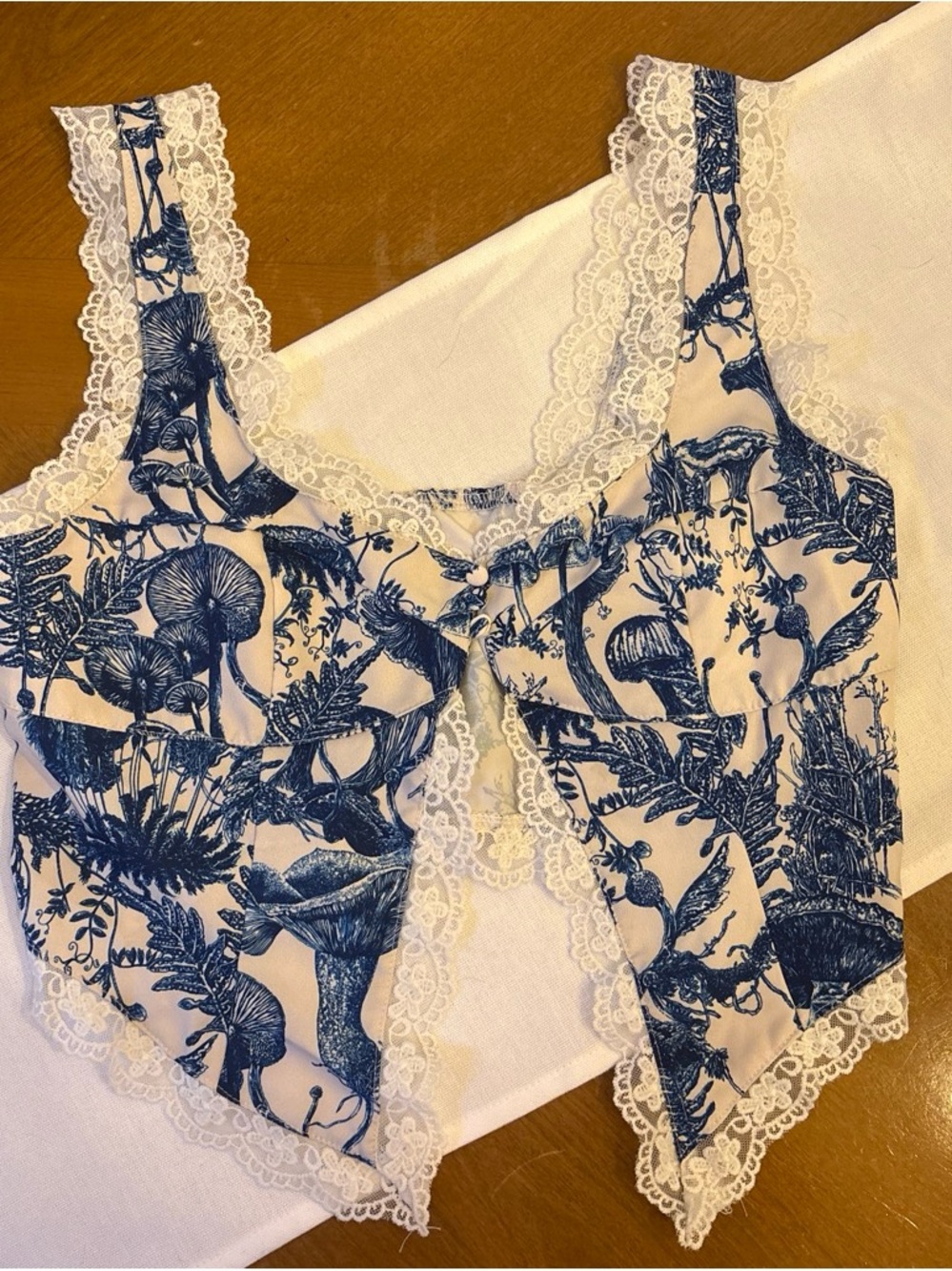 SHEIN Cream Crop Top with Blue Botanical Print & Lace Trim